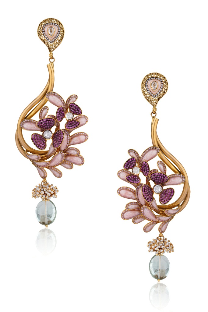 Gold Designer Earring